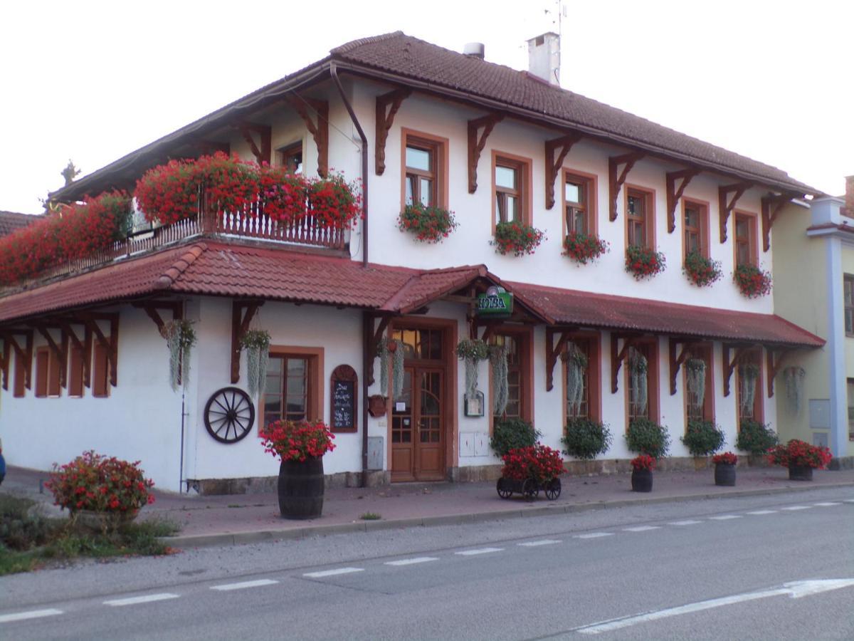 Penzion Restaurace U Helferu Libuň Eksteriør billede